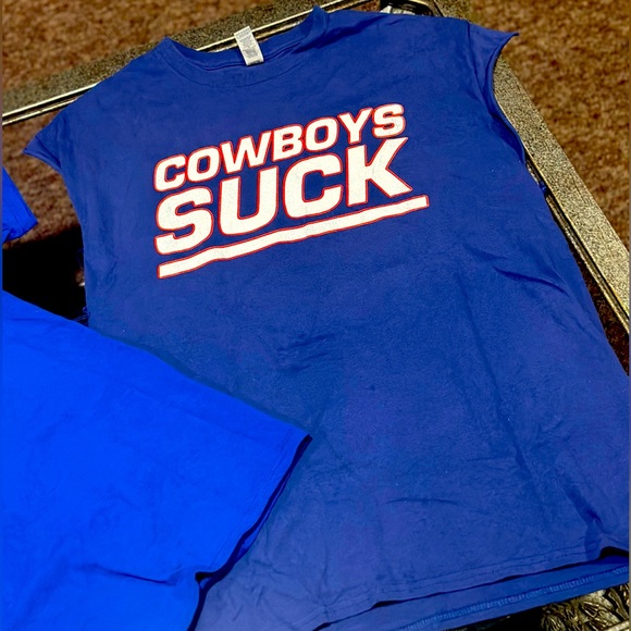 COWBOYS⭐️SUCK 🤠 NY GIANTS fan T-Shirt & Tank Top His & Her's Set - Picture 5 of 5